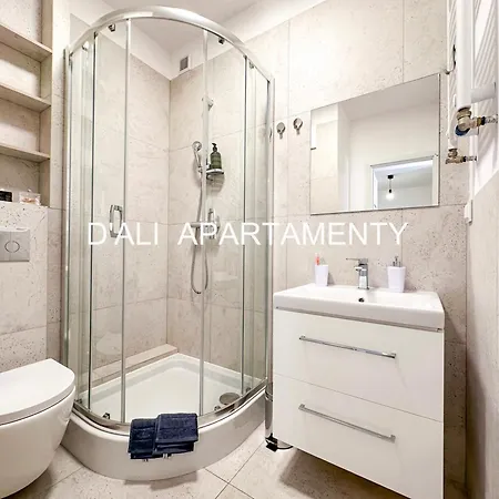 Komfortowy D'ali W Doskonalej Lokalizacji Z Trzema Sypialniami I Trzema Lazienkami Oraz Dwoma Miejscami Parkingowymi Apartment *