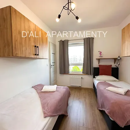 Apartamento Bulgarska Komfortowy Z Trzema Sypialniami I Trzema Lazienkami Oraz Dwoma Miejscami Parkingowymi