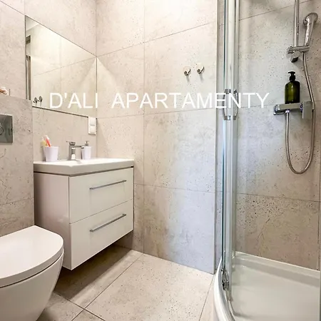 Apartamento Bulgarska Komfortowy Z Trzema Sypialniami I Trzema Lazienkami Oraz Dwoma Miejscami Parkingowymi